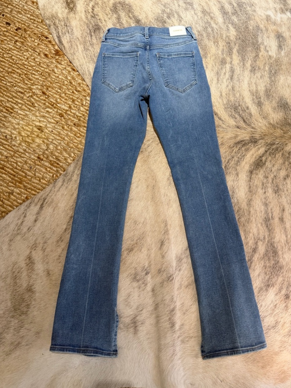 Express Skyscraper High Rise Flare Jeans Split Hem Medium Wash Size 2 - Picture 7 of 10